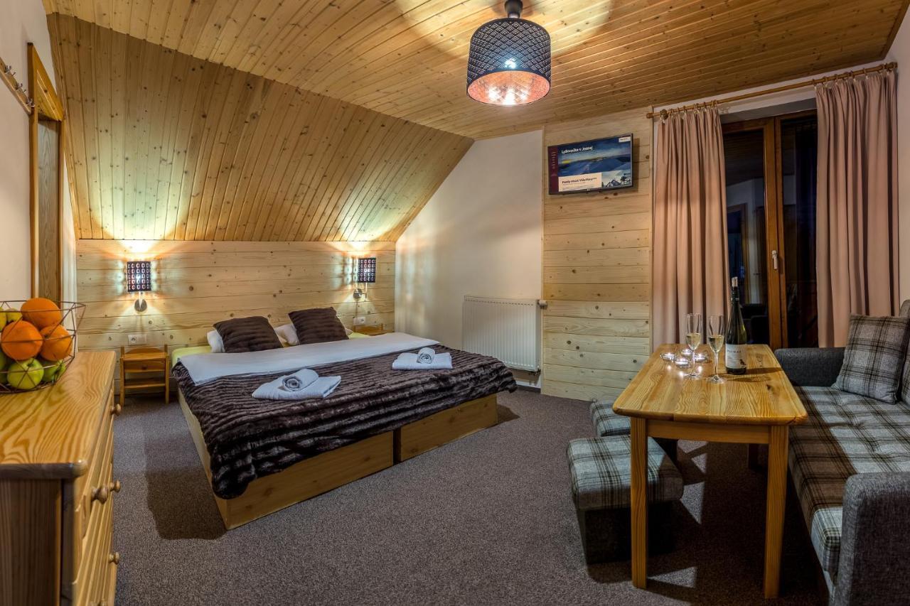 Apartmany A Studia Villa Flora Liptovská Sielnica Exteriör bild