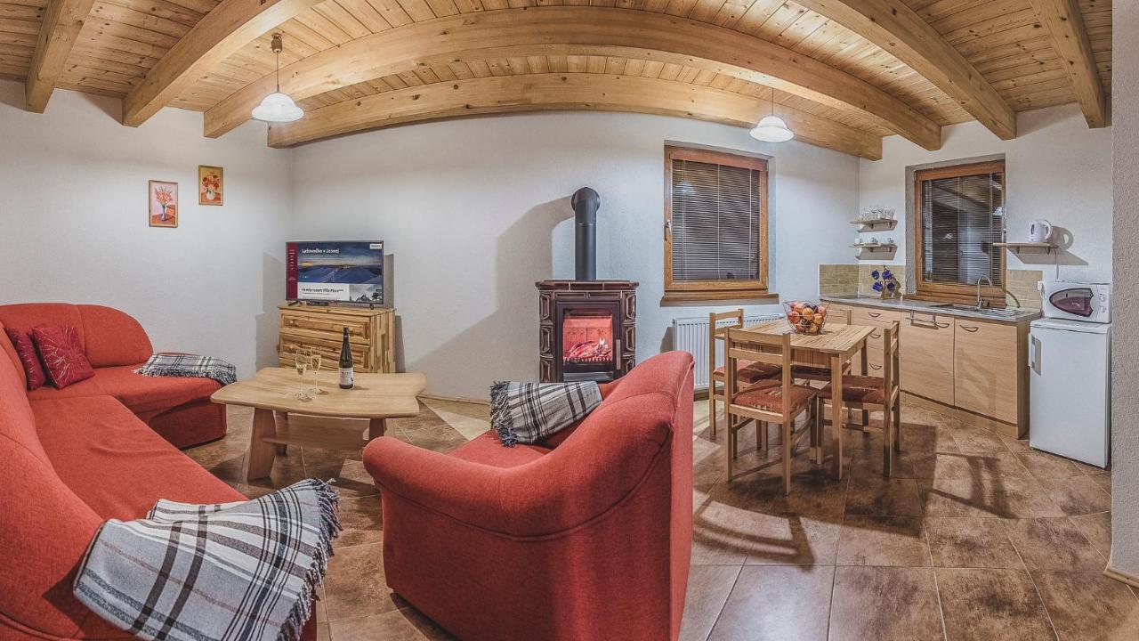 Apartmany A Studia Villa Flora Liptovská Sielnica Exteriör bild