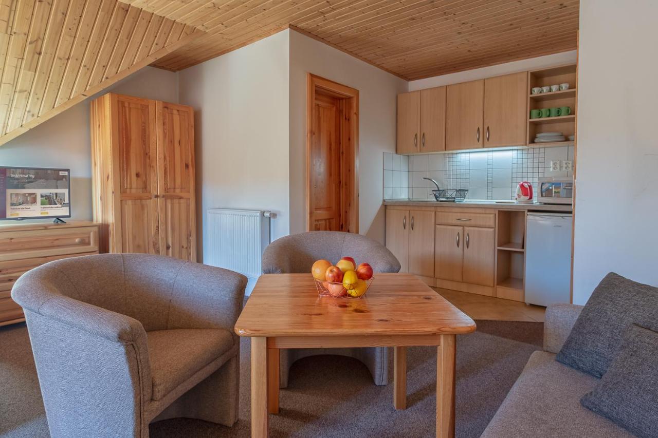 Apartmany A Studia Villa Flora Liptovská Sielnica Exteriör bild