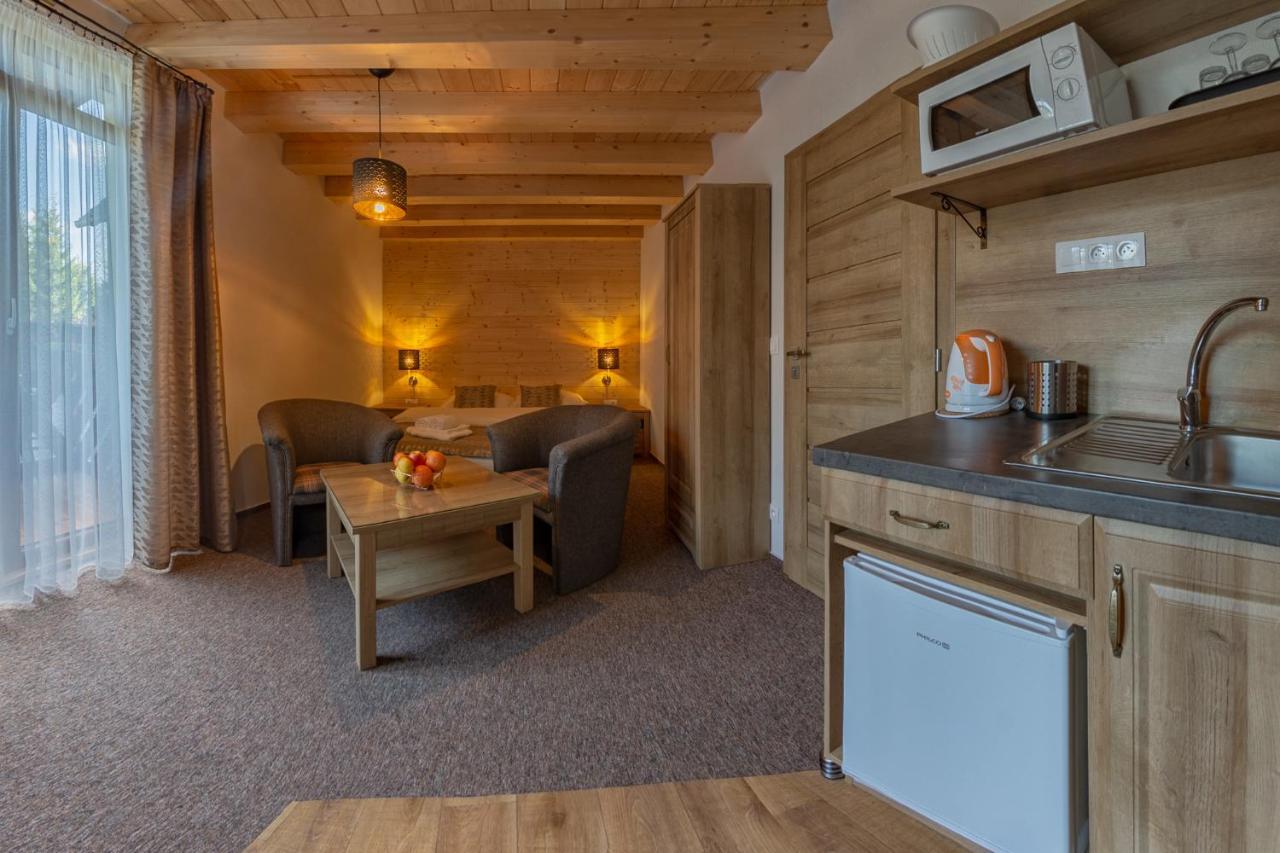 Apartmany A Studia Villa Flora Liptovská Sielnica Exteriör bild
