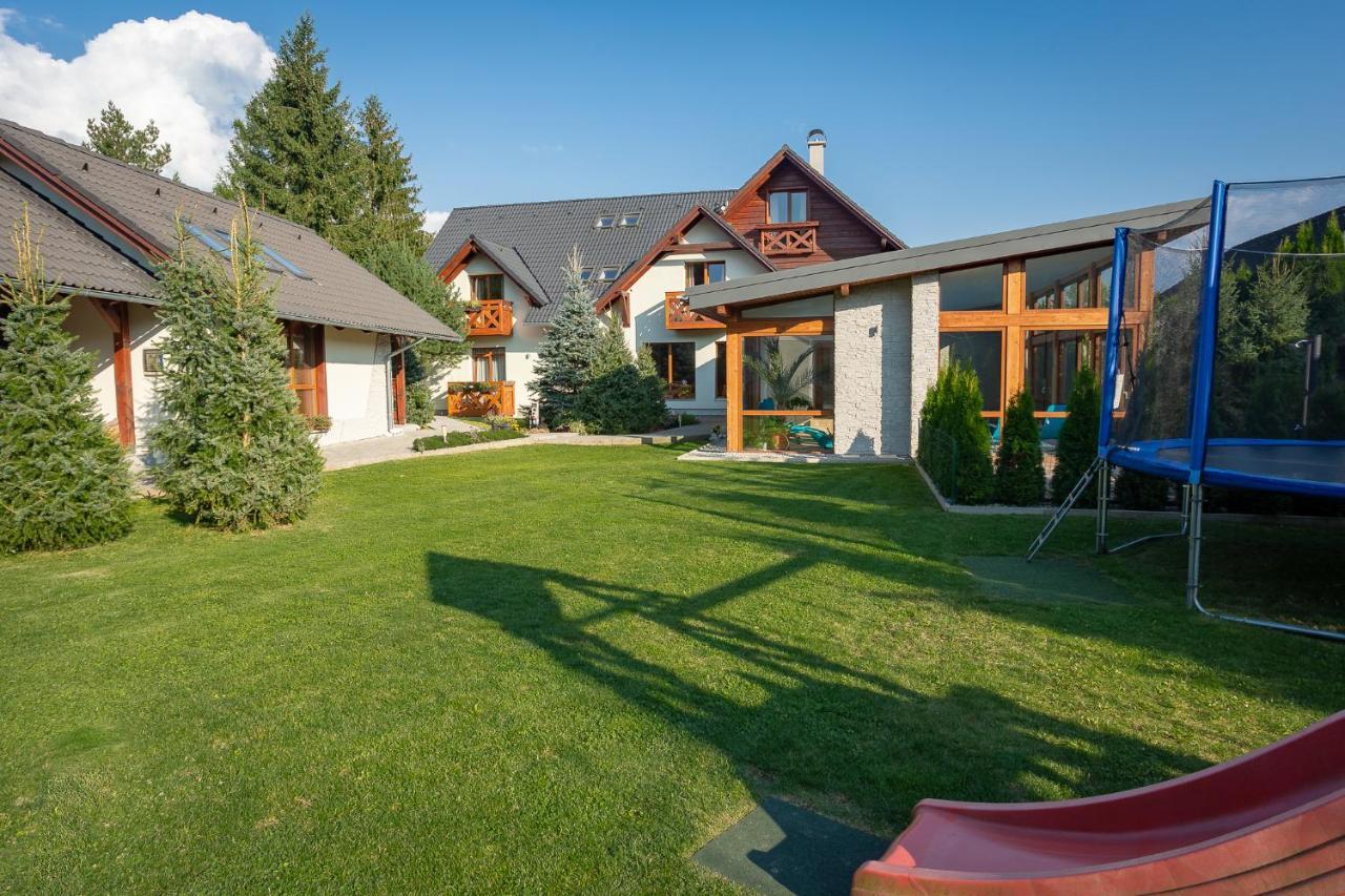 Apartmany A Studia Villa Flora Liptovská Sielnica Exteriör bild