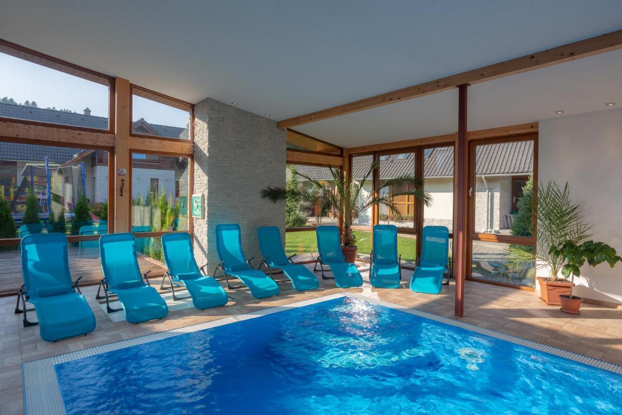 Apartmany A Studia Villa Flora Liptovská Sielnica Exteriör bild